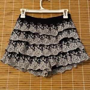 Gianni Bini Black and White Floral Lace Shorts